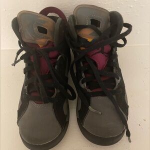 Air Jordan children size 12.5 C, worn but in good condition